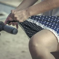 Poupoupidou Pince à Jupe Vélo Magnétique 7 Poupoupidou Pince à Jupe Vélo Magnétique -Antivols Vélo Soldes Boutique 28 le poupoupidou c moon photographe format hd